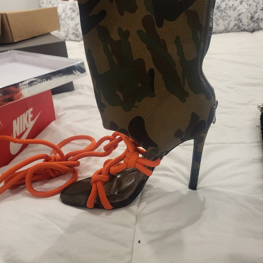 Nike Camouflage Heels with Orange Laces